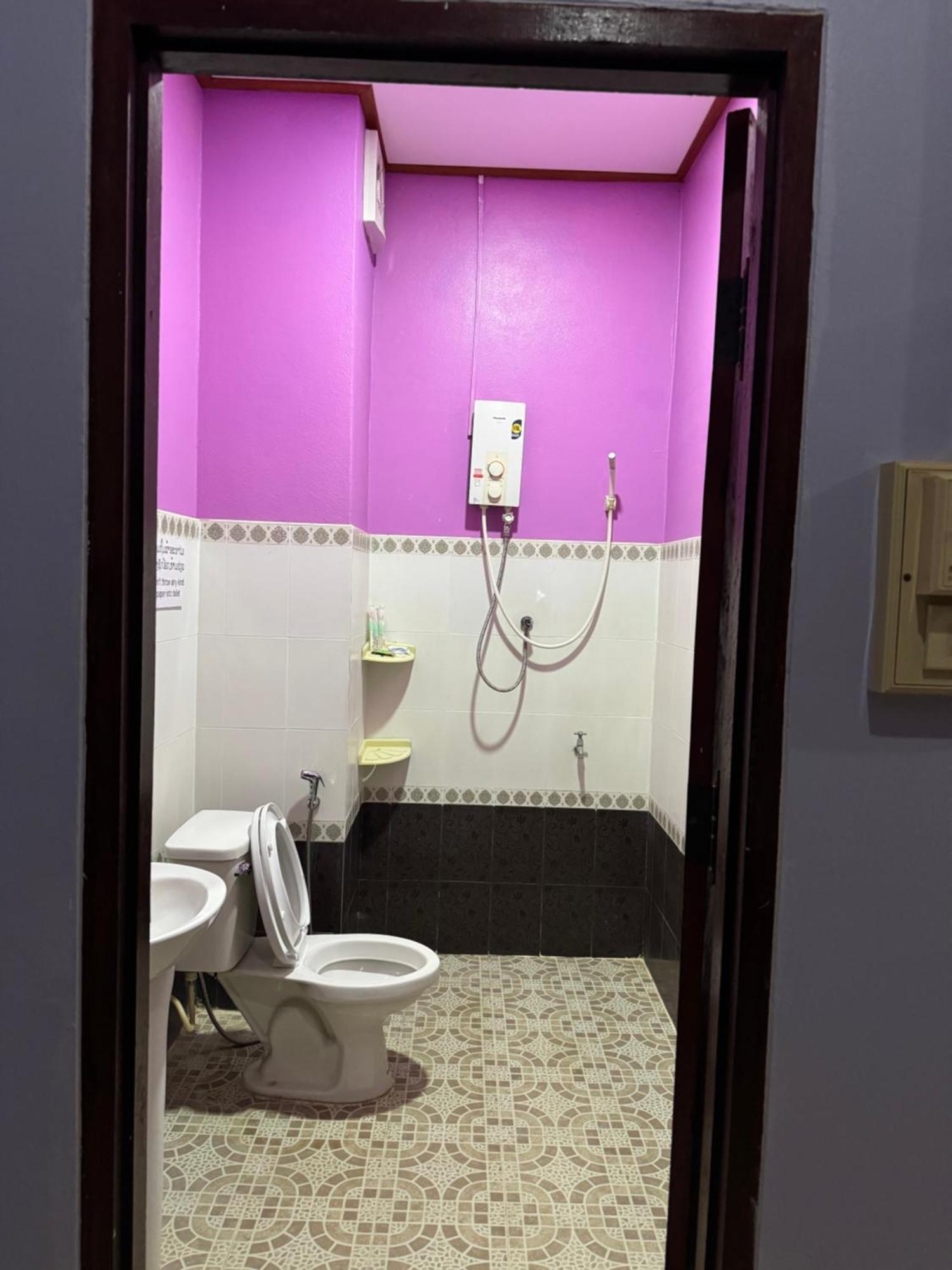Khampaseuth Hotel Ванг Виенг Екстериор снимка