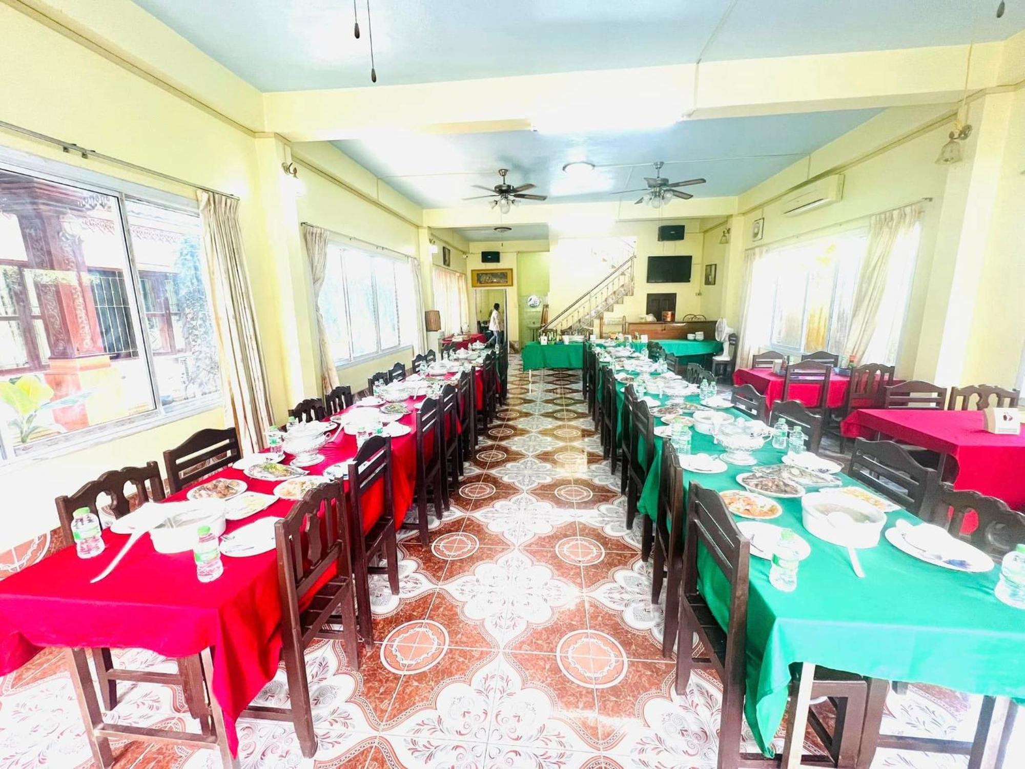 Khampaseuth Hotel Ванг Виенг Екстериор снимка
