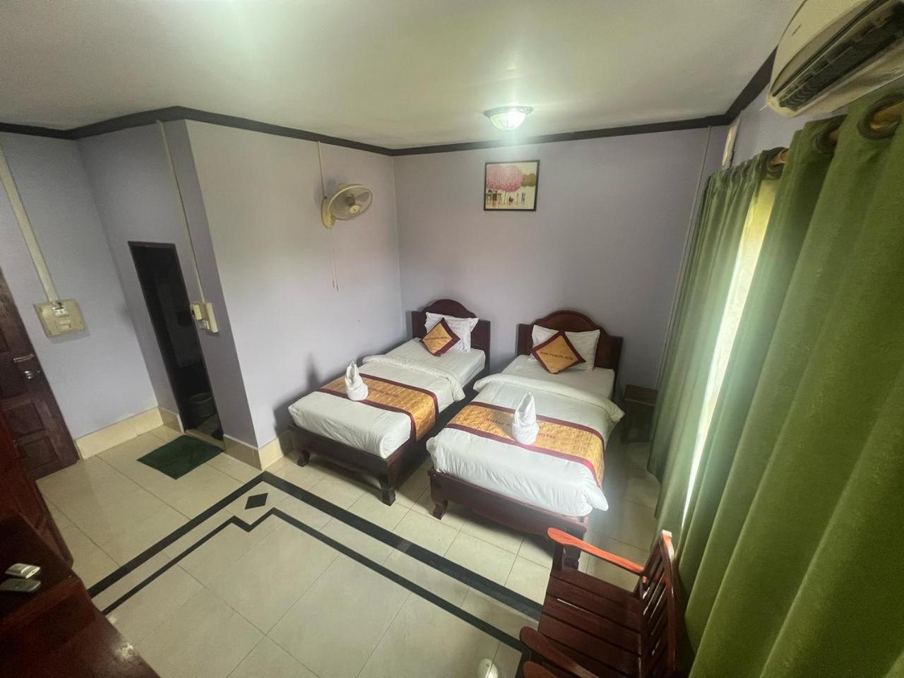 Khampaseuth Hotel Ванг Виенг Екстериор снимка