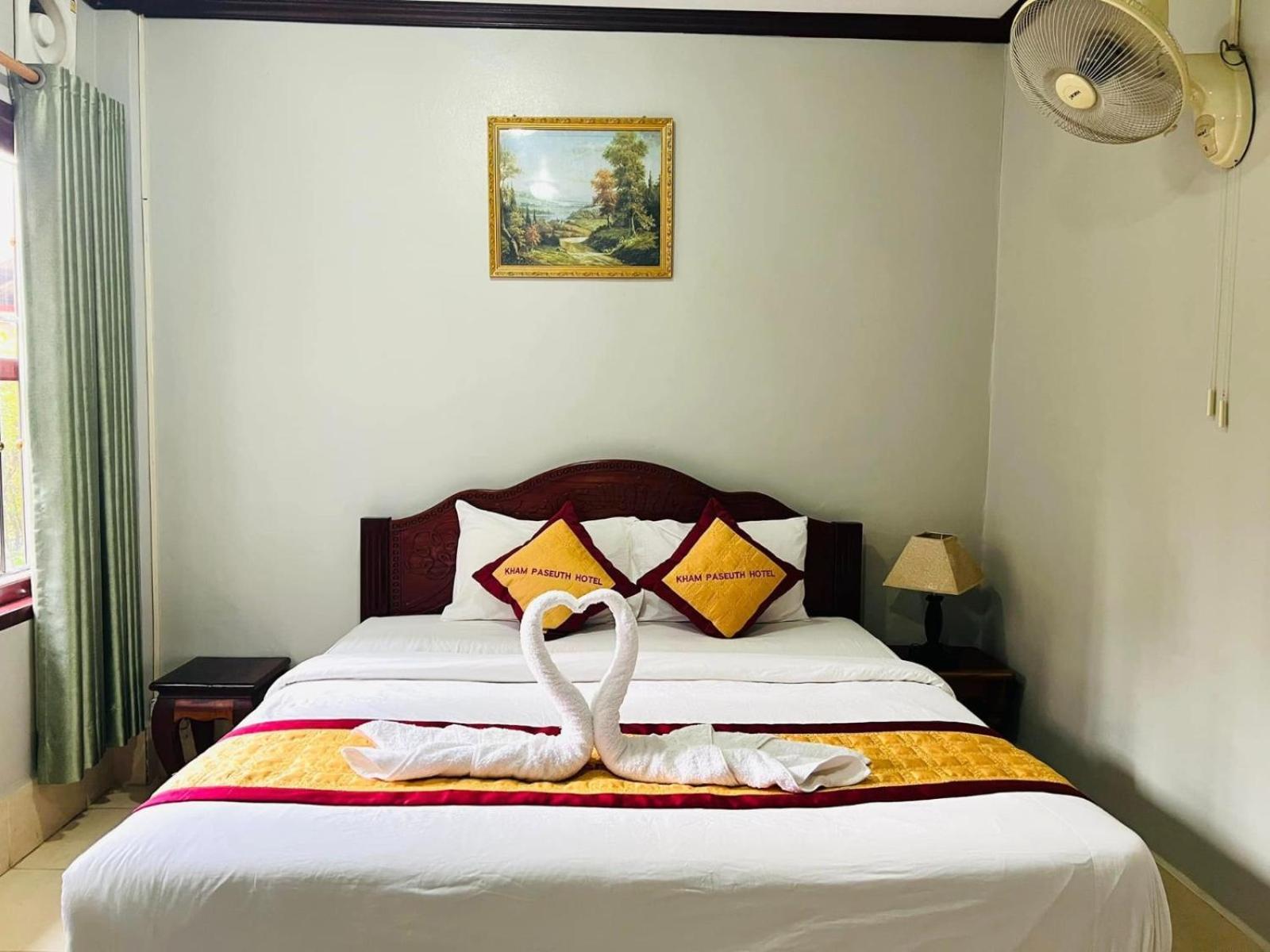 Khampaseuth Hotel Ванг Виенг Екстериор снимка